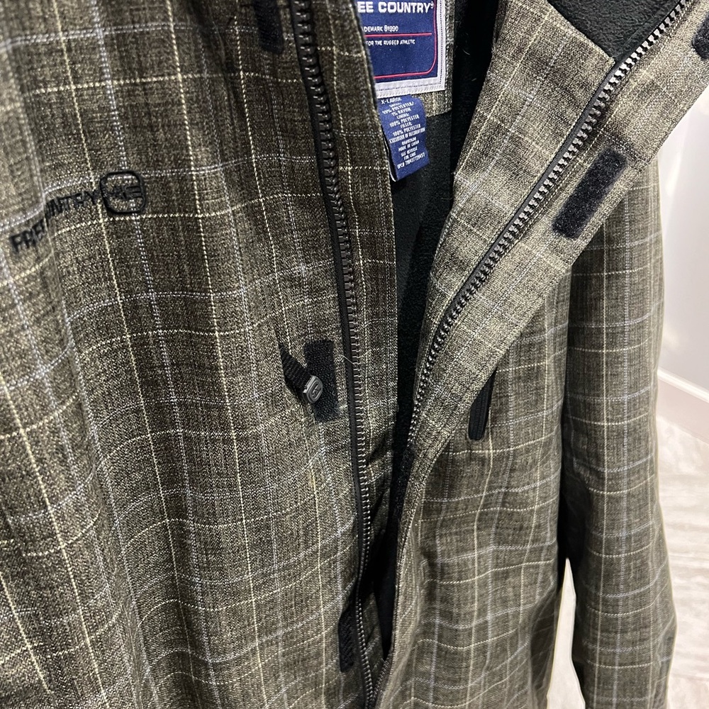 Winter Coat - image 4